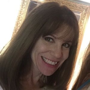 Meet your Posher, Leslie